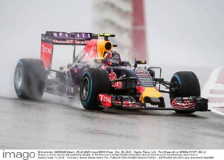 Oct. 25, 2015 - Austin, Texas, U.S - Toro Rosso driver DANIIL KVYAT (26) of Russia in action during the qualifying session of the Formula 1 United States Grand Prix race at the Circuit of the Americas race track in Austin,Texas. F1 2015 - Formula 1 United States Grand Prix. - ZUMAw300