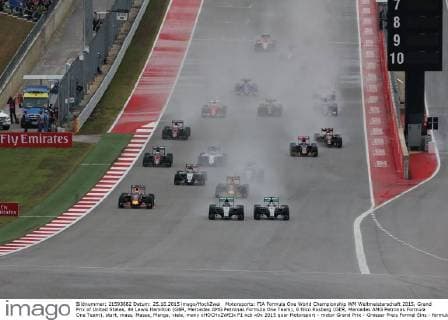 Motorsports: FIA Formula One World Championship WM Weltmeisterschaft 2015, Grand Prix of United States, 44 Lewis Hamilton (GBR, Mercedes AMG Petronas Formula One Team), 6 Nico Rosberg (GER, Mercedes AMG Petronas Formula One Team), start, mass, Masse, Menge, viele, many xHOCHxZWEIx