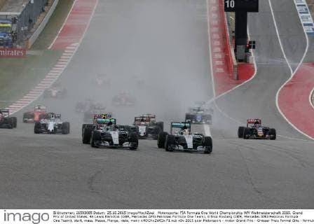 Motorsports: FIA Formula One World Championship WM Weltmeisterschaft 2015, Grand Prix of United States, 44 Lewis Hamilton (GBR, Mercedes AMG Petronas Formula One Team), 6 Nico Rosberg (GER, Mercedes AMG Petronas Formula One Team), start, mass, Masse, Menge, viele, many xHOCHxZWEIx