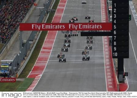 Motorsports: FIA Formula One World Championship WM Weltmeisterschaft 2015, Grand Prix of United States, 44 Lewis Hamilton (GBR, Mercedes AMG Petronas Formula One Team), 6 Nico Rosberg (GER, Mercedes AMG Petronas Formula One Team), 3 Daniel Ricciardo (AUS, Infiniti Red Bull Racing), 26 Daniil Kvyat (RUS, Infiniti Red Bull Racing), start, mass, Masse, Menge, viele, many xHOCHxZWEIx