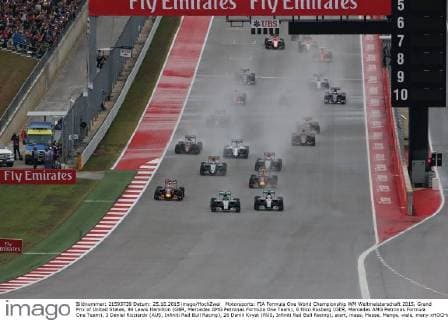Motorsports: FIA Formula One World Championship WM Weltmeisterschaft 2015, Grand Prix of United States, 44 Lewis Hamilton (GBR, Mercedes AMG Petronas Formula One Team), 6 Nico Rosberg (GER, Mercedes AMG Petronas Formula One Team), 3 Daniel Ricciardo (AUS, Infiniti Red Bull Racing), 26 Daniil Kvyat (RUS, Infiniti Red Bull Racing), start, mass, Masse, Menge, viele, many xHOCHxZWEIx