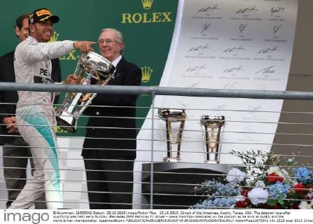 25.10.2015. Circuit of the Americas, Austin, Texas, USA. The delayed race after qualifying was held early Sunday. Mercedes AMG Petronas F1 driver - Lewis Hamilton celebrates on the podium as he wins at Austin and the world driver championship. xLeannexBoonx  ActionPlus11675941