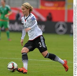 Sandhausen Saskia Bartusiak ( 3, Deutschland) Deutschland - Tuerkei, Frauenfussball, EM Qualifikation, 25.10.2015, Copyright: Deutzmann Eibner-Pressefoto EP_CDN