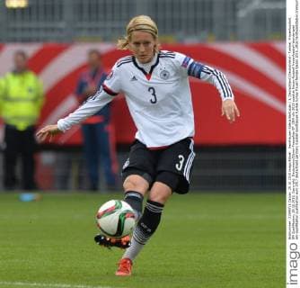 Sandhausen Saskia Bartusiak ( 3, Deutschland) Deutschland - Tuerkei, Frauenfussball, EM Qualifikation, 25.10.2015, Copyright: Deutzmann Eibner-Pressefoto EP_CDN