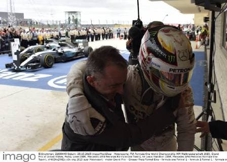 Motorsports: FIA Formula One World Championship WM Weltmeisterschaft 2015, Grand Prix of United States, Paddy Lowe (GBR, Mercedes AMG Petronas Formula One Team), 44 Lewis Hamilton (GBR, Mercedes AMG Petronas Formula One Team), xHOCHxZWEIx