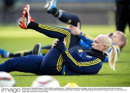 151026 Sveriges Caroline Seger under en träning med det svenska damlandslaget i fotboll den 26 oktober 2015 i Göteborg.  Copyright: CARLxSANDIN BB151026CS028
