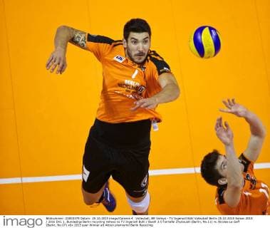 Volleyball, BR Volleys - TV Ingersoll Bühl Volleyball Berlin 25.10.2015 Saison 2015 2016 DVL 1. Bundesliga Berlin recycling Volleys vs TV Ingersoll Bühl Buehl 3:0 Tsimafei Zhukouski (Berlin, No.11) re. Nicolas Le Goff (Berlin, No.07)