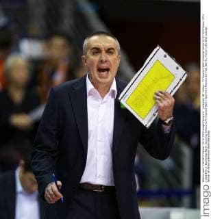Volleyball, BR Volleys - TV Ingersoll Bühl Volleyball Berlin 25.10.2015 Saison 2015 2016 DVL 1. Bundesliga Berlin recycling Volleys vs TV Ingersoll Bühl Buehl 3:0 Roberto Serniotti (Berlin, Trainer)