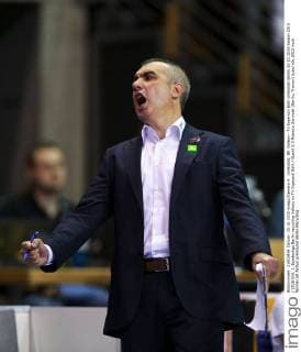 Volleyball, BR Volleys - TV Ingersoll Bühl Volleyball Berlin 25.10.2015 Saison 2015 2016 DVL 1. Bundesliga Berlin recycling Volleys vs TV Ingersoll Bühl Buehl 3:0 Roberto Serniotti (Berlin, Trainer) Jubel