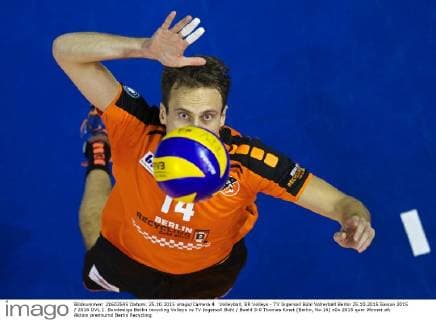 Volleyball, BR Volleys - TV Ingersoll Bühl Volleyball Berlin 25.10.2015 Saison 2015 2016 DVL 1. Bundesliga Berlin recycling Volleys vs TV Ingersoll Bühl Buehl 3:0 Thomas Kmet (Berlin, No.14)