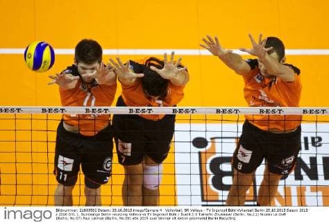 Volleyball, BR Volleys - TV Ingersoll Bühl Volleyball Berlin 25.10.2015 Saison 2015 2016 DVL 1. Bundesliga Berlin recycling Volleys vs TV Ingersoll Bühl Buehl 3:0 Tsimafei Zhukouski (Berlin, No.11) Nicolas Le Goff (Berlin, No.07) Paul Lotman (Berlin, No.09)