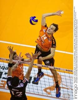 Volleyball, BR Volleys - TV Ingersoll Bühl Volleyball Berlin 25.10.2015 Saison 2015 2016 DVL 1. Bundesliga Berlin recycling Volleys vs TV Ingersoll Bühl Buehl 3:0 Tsimafei Zhukouski (Berlin, No.11) stellt auf Thomas Kmet (Berlin, No.14) Mote, Nehemiah Alesana (Bühl, No.12)