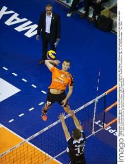 Volleyball, BR Volleys - TV Ingersoll Bühl Volleyball Berlin 25.10.2015 Saison 2015 2016 DVL 1. Bundesliga Berlin recycling Volleys vs TV Ingersoll Bühl Buehl 3:0 Paul Lotman (Berlin, No.09) Buchegger, Paul (Bühl, No.17)