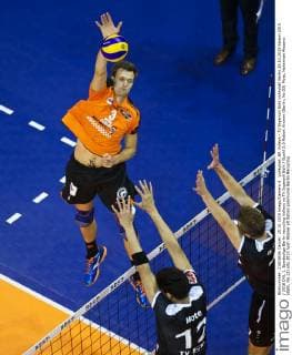 Volleyball, BR Volleys - TV Ingersoll Bühl Volleyball Berlin 25.10.2015 Saison 2015 2016 DVL 1. Bundesliga Berlin recycling Volleys vs TV Ingersoll Bühl Buehl 3:0 Robert Kromm (Berlin, No.03) Mote, Nehemiah Alesana (Bühl, No.12)