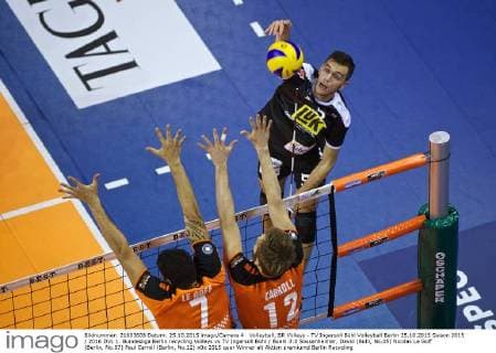 Volleyball, BR Volleys - TV Ingersoll Bühl Volleyball Berlin 25.10.2015 Saison 2015 2016 DVL 1. Bundesliga Berlin recycling Volleys vs TV Ingersoll Bühl Buehl 3:0 Sossenheimer, David (Bühl, No.05) Nicolas Le Goff (Berlin, No.07) Paul Carroll (Berlin, No.12)