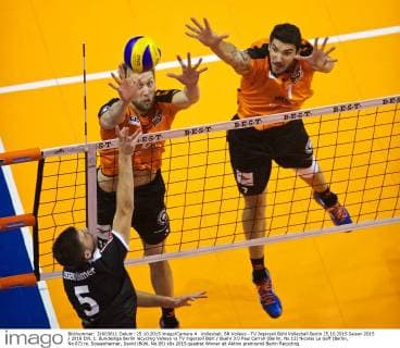 Volleyball, BR Volleys - TV Ingersoll Bühl Volleyball Berlin 25.10.2015 Saison 2015 2016 DVL 1. Bundesliga Berlin recycling Volleys vs TV Ingersoll Bühl Buehl 3:0 Paul Carroll (Berlin, No.12) Nicolas Le Goff (Berlin, No.07) re. Sossenheimer, David (Bühl, No.05)
