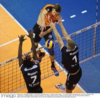 Volleyball, BR Volleys - TV Ingersoll Bühl Volleyball Berlin 25.10.2015 Saison 2015 2016 DVL 1. Bundesliga Berlin recycling Volleys vs TV Ingersoll Bühl Buehl 3:0 Robert Kromm (Berlin, No.03) Mayaula Nzeza, Magloire (Bühl, No.07) Mc Ilvaine, Graham (Bühl, No.01)