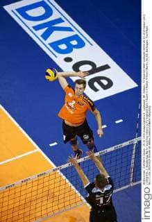 Volleyball, BR Volleys - TV Ingersoll Bühl Volleyball Berlin 25.10.2015 Saison 2015 2016 DVL 1. Bundesliga Berlin recycling Volleys vs TV Ingersoll Bühl Buehl 3:0 Robert Kromm (Berlin, No.03) Buchegger, Paul (Bühl, No.17)