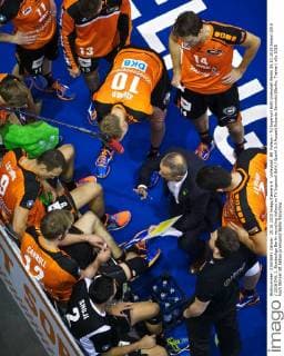 Volleyball, BR Volleys - TV Ingersoll Bühl Volleyball Berlin 25.10.2015 Saison 2015 2016 DVL 1. Bundesliga Berlin recycling Volleys vs TV Ingersoll Bühl Buehl 3:0 Auszeit Roberto Serniotti (Berlin, Trainer)