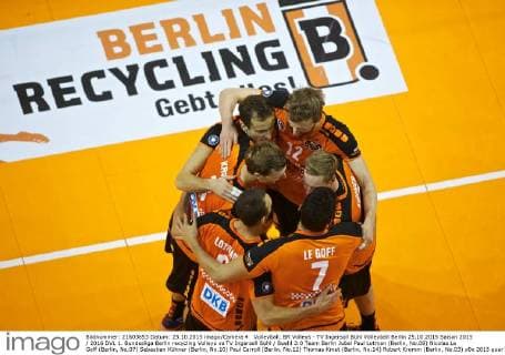 Volleyball, BR Volleys - TV Ingersoll Bühl Volleyball Berlin 25.10.2015 Saison 2015 2016 DVL 1. Bundesliga Berlin recycling Volleys vs TV Ingersoll Bühl Buehl 3:0 Team Berlin Jubel Paul Lotman (Berlin, No.09) Nicolas Le Goff (Berlin, No.07) Sebastian Kühner (Berlin, No.10) Paul Carroll (Berlin, No.12) Thomas Kmet (Berlin, No.14) Robert Kromm (Berlin, No.03)