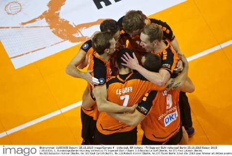 Volleyball, BR Volleys - TV Ingersoll Bühl Volleyball Berlin 25.10.2015 Saison 2015 2016 DVL 1. Bundesliga Berlin recycling Volleys vs TV Ingersoll Bühl Buehl 3:0 Nicolas Le Goff (Berlin, No.07) Paul Lotman (Berlin, No.09) Sebastian Kühner (Berlin, No.10) Paul Carroll (Berlin, No.12) Robert Kromm (Berlin, No.03) Team Berlin Jubel