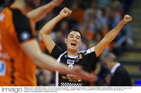 Volleyball, BR Volleys - TV Ingersoll Bühl Volleyball Berlin 25.10.2015 Saison 2015 2016 DVL 1. Bundesliga Berlin recycling Volleys vs TV Ingersoll Bühl Buehl 3:0 Jubel Berlin Erik Shoji (Berlin, No.02)