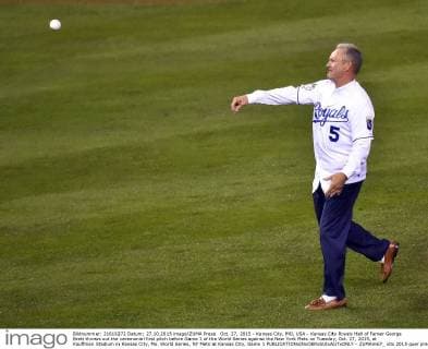 Oct. 27, 2015 - Kansas City, MO, USA - Kansas City Royals Hall of Famer George Brett throws out the ceremonial first pitch before Game 1 of the World Series against the New York Mets on Tuesday, Oct. 27, 2015, at Kauffman Stadium in Kansas City, Mo. World Series, NY Mets at Kansas City, Game 1 - ZUMAm67_