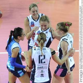 2016 CEV DenizBank Volleyball Champions League - Women - match between Eczacibasi VitrA ISTANBUL vs Pomì CASALMAGGIORE at Burhan Felek Sports Hall in Istanbul on 27 October 2015. Final Score: Eczacibasi VitrA ISTANBUL 2 - Pomì CASALMAGGIORE 3 Sets Score: ( 22-25) (18-25) (25-13) (27-25) (11-15) Pictured: Pomi team players celebrates after the set. 