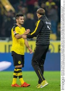 Sonntag 25.10.2015, 1. Bundesliga, Saison 2015 2016, 10. Spieltag in Dortmund, BV Borussia Dortmund - FC Augsburg, 5:1, Ilkay Guendogan (BVB) und Trainer Thomas Tuchel (BVB) nach dem 5:1 sieg DeFodi001