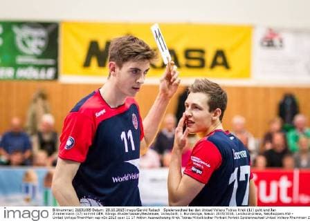 Spielerwechsel bei den United Volleys Tobias Krick (11) geht und Jan Zimmermann (17) kommt GER, Königs Wusterhausen Bestensee, Volleyballl, 1. Bundesliga, Saison 2015 2016, Landkost-Arena, Netzhoppers KW - United Volleys RheinMain