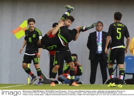 Mexico s player Eduardo Aguirre, center, celebrates his goal against Chile during round of 16 for FIFA U-17 World Cup Chile 2015 at Nelson Oyarzun stadium. Chillan , Chile. 28 10 2015. MarceloHernandezPhotosport. Futbol, Mexico v Chile, mundial sub17. 