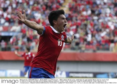 Chile s player Brian Leiva, celebrates his goal against Mexico during round of 16 for FIFA U-17 World Cup Chile 2015 at Nelson Oyarzun stadium. Chillan , Chile. 28 10 2015. JavierTorresxPhotosport. Futbol, Mexico v Chile, mundial sub17. 