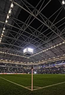 Fussball, Herren, Deutschland, DFB-Pokal, Saison 2015 2016, 2. Runde, VELTINS Arena Gelsenkirchen: FC Schalke 04, S04 - Stimmungsvolle Veltins Arena vor dem Spiel. Feature, Symbol, Symbolbild.