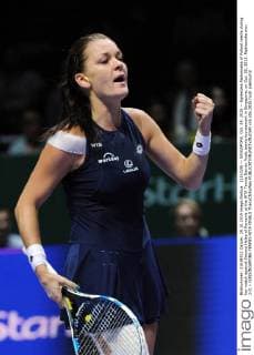 (151029) -- SINGAPORE, Oct. 29, 2015 -- Agnieszka Radwanska of Poland reacts during her match against Simona Helep of Romania at the WTA Tennis Damen finals tennis tournament in Singapore, on Oct. 29, 2015. Radwanska won 2-0. ) (SP)SINGAPORE-TENNIS-WTA FINALS ThenxChihxWey 
