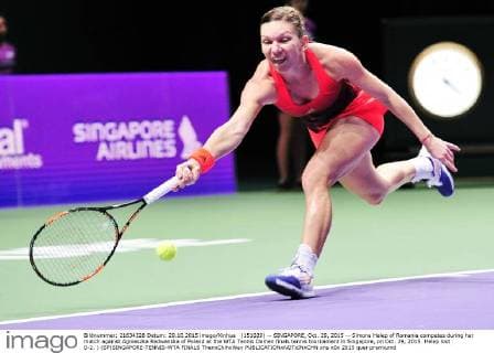 (151029) -- SINGAPORE, Oct. 29, 2015 -- Simona Helep of Romania competes during her match against Agnieszka Radwanska of Poland at the WTA Tennis Damen finals tennis tournament in Singapore, on Oct. 29, 2015. Helep lost 0-2. ) (SP)SINGAPORE-TENNIS-WTA FINALS ThenxChihxWey 