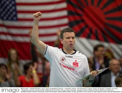 Volleyball, Damen, CEV Champions League, Saison 2015 2016, Dresdner SC (DSC) - Fenerbahce Grundig Istanbul (TUR), Mittwoch (28.10.2015), Margon Arena, Dresden. Dresdens Trainer Alexander Waibl. RM001