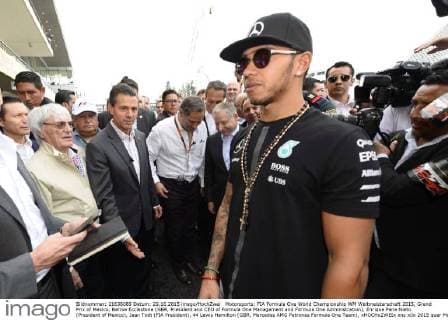 Motorsports: FIA Formula One World Championship WM Weltmeisterschaft 2015, Grand Prix of Mexico, Bernie Ecclestone (GBR, President and CEO of Formula One Management and Formula One Administration), Enrique Pena Nieto (President of Mexico), Jean Todt (FIA President), 44 Lewis Hamilton (GBR, Mercedes AMG Petronas Formula One Team), xHOCHxZWEIx