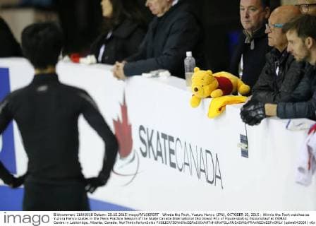 Winnie the Pooh, Yuzuru Hanyu (JPN), OCTOBER 29, 2015 : Winnie the Pooh watches as Yuzuru Hanyu skates in the Mens Practice Session of the Skate Canada International ISU Grand Prix of Figure skating Eiskunstlauf at ENMAX Centre in Lethbridge, Alberta, Canada. NoxThirdxPartyxSales  (qdwa043068)