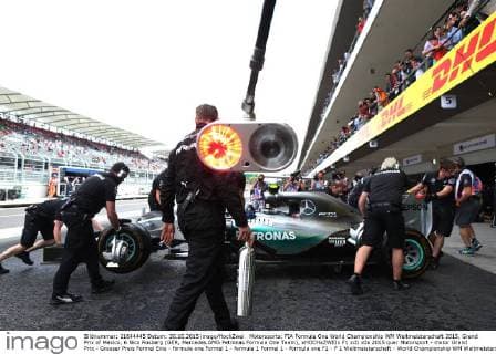 Motorsports: FIA Formula One World Championship WM Weltmeisterschaft 2015, Grand Prix of Mexico, 6 Nico Rosberg (GER, Mercedes AMG Petronas Formula One Team), xHOCHxZWEIx