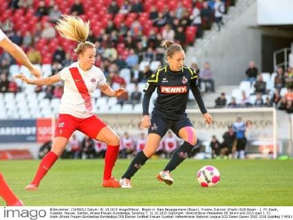 Essen vl. Nina Brueggemann (Essen), Yvonne Zielinski (Koeln) SGS Essen - 1. FC Koeln, Fussball, Frauen, Damen, Allianz Frauen-Bundesliga, Spieltag 7, 31.10.2015 Copyright: Horn xEibner-Pressefoto EP_bhorn
