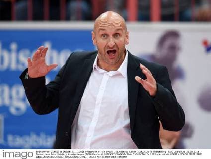 Volleyball 1. Bundesliga Saison 2015 2016 TV Rottenburg - SVG Lueneburg 31.10.2015 Trainer Hans Peter Mueller - Angstenberger (TV Rottenburg) 