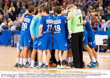 Hamburg Der HSV nach dem knapp verlorenen Spiel. HSV Handball vs Rhein-Neckar-Loewen, Handball, 1. Liga, 31.10.15 , Copyright: KOENIG Eibner-Pressefoto EP_FKG