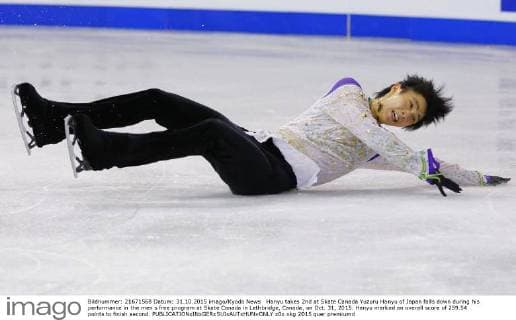 Hanyu takes 2nd at Skate Canada Yuzuru Hanyu of Japan falls down during his performance in the men s free program at Skate Canada in Lethbridge, Canada, on Oct. 31, 2015. Hanyu marked an overall score of 259.54 points to finish second. 