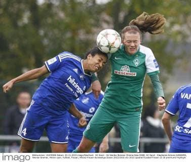 SC Sand - SV Werder Bremen Chioma Nisa IGWE, SC Sand - Stephanie-Antonia SANDERS, Werder Bremen, Aktion quer, Fußball, Frauen, Allianz-Frauen-Bundesliga Saison 2015 2016