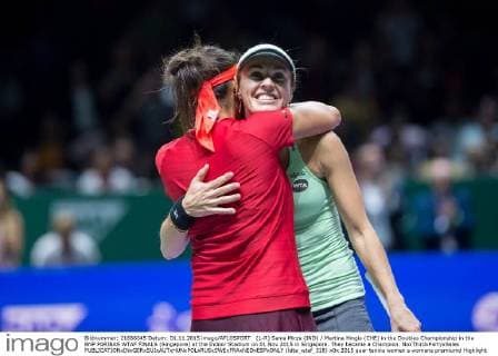 (L-R) Sania Mirza (IND) Martina Hingis (CHE) in the Doubles Championship in the BNP PARIBAS WTAF FINALS (Singapore) at the Indoor Stadium on 01 Nov 2015 in Singapore. They became a Champion. NoxThirdxPartyxSales  (ldta_wtaf_318)