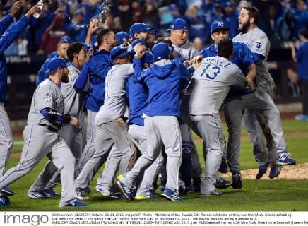 Members of the Kansas City Royals celebrate as they win the World Series defeating the New York Mets 7-2 in game 5 at Citi Field in New York City on November 1, 2015. The Royals won the series 4 games to 1.  NYP20151101854 PATxBENIC