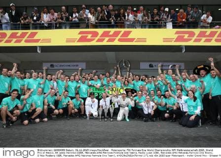 Motorsports: FIA Formula One World Championship WM Weltmeisterschaft 2015, Grand Prix of Mexico, 44 Lewis Hamilton (GBR, Mercedes AMG Petronas Formula One Team), Paddy Lowe (GBR, Mercedes AMG Petronas Formula One Team), 6 Nico Rosberg (GER, Mercedes AMG Petronas Formula One Team), xHOCHxZWEIx