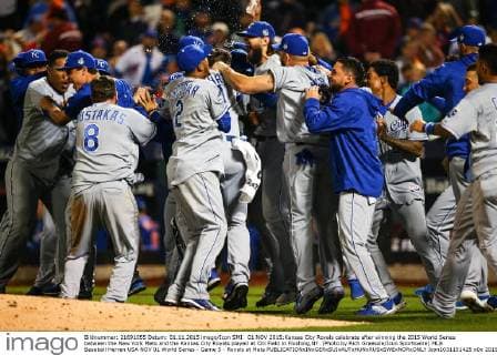 01 NOV 2015:Kansas City Royals celebrate after winning the 2015 World Series between the New York Mets and the Kansas City Royals played at Citi Field in Flushing,NY. (Photo by Rich Graessle Icon Sportswire) MLB Baseball Herren USA NOV 01 World Series - Game 5 - Royals at Mets Icon1031151425 EDITORIAL USE ONLY