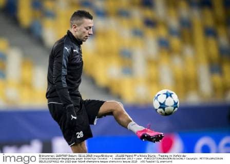 151102 Malmö FF s Nikola Djurjic - Training im Vorfeld der Championsleague-Begegnung gegen Schachtjor Donetsk - 2 november 2015 - Lwiw .  Copyright: PETTERxARVIDSON BB151102PA022