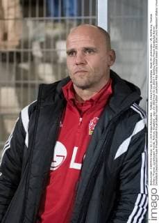 Fußball, Allianz Frauen Bundesliga, Bayer 04 Leverkusen - VfL Wolfsburg; Thomas Obliers (Trainer, Leverkusen) Porträt, Portrait, Einzelbild . xtgx